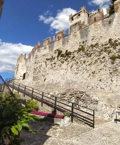 Elena Brenzone sul Garda