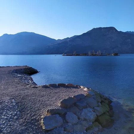 Elena Brenzone sul Garda